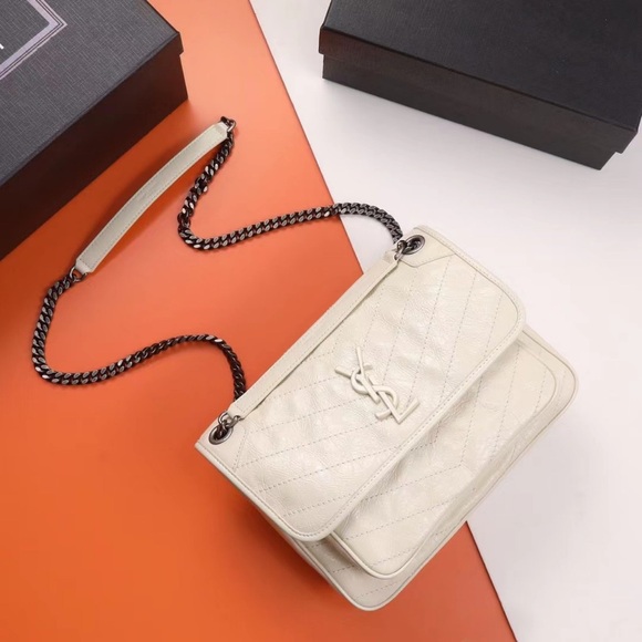 🆕YSL NIKI white medium Crinkled crossbody bag - Picture 1 of 8